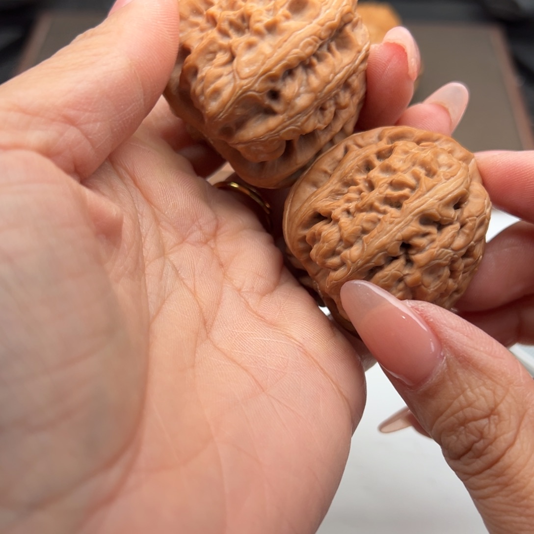 文玩核桃把件红锦鲤44