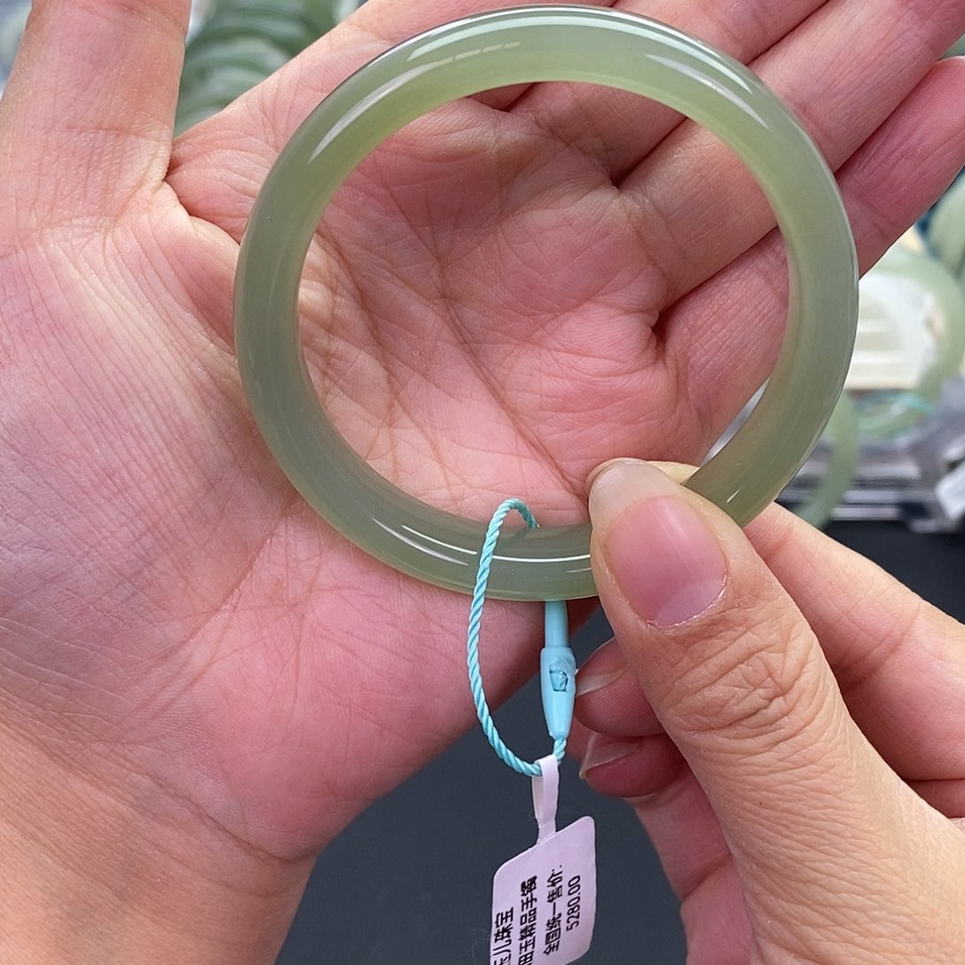 和田玉未镶嵌珠宝奇石和田玉手镯53