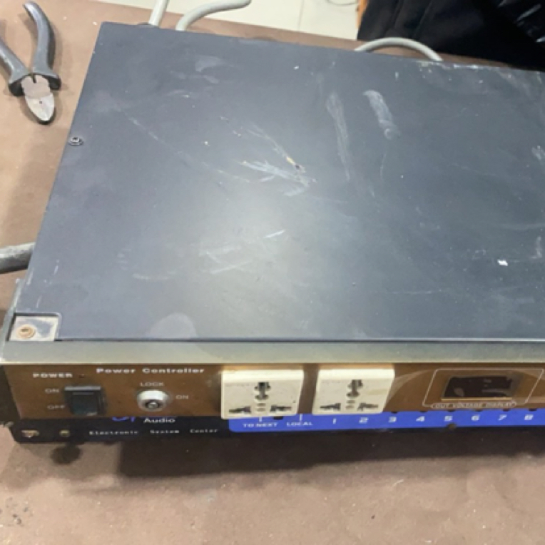 9新  棕色电源时续器（缺按键）