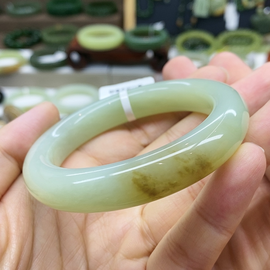 【闪购商品】未镶嵌手镯和田玉