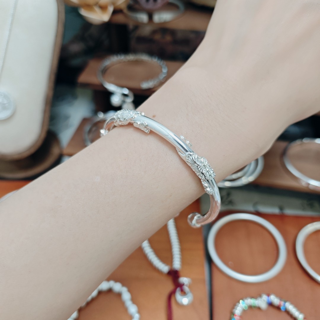 【限购】繁花似锦开口手镯女士纯手工民族风雕花精美女款B818