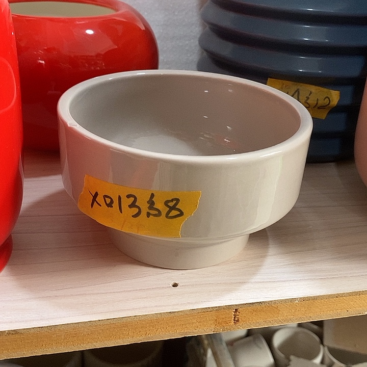 陶瓷花盆有孔 瑕疵介意勿拍 