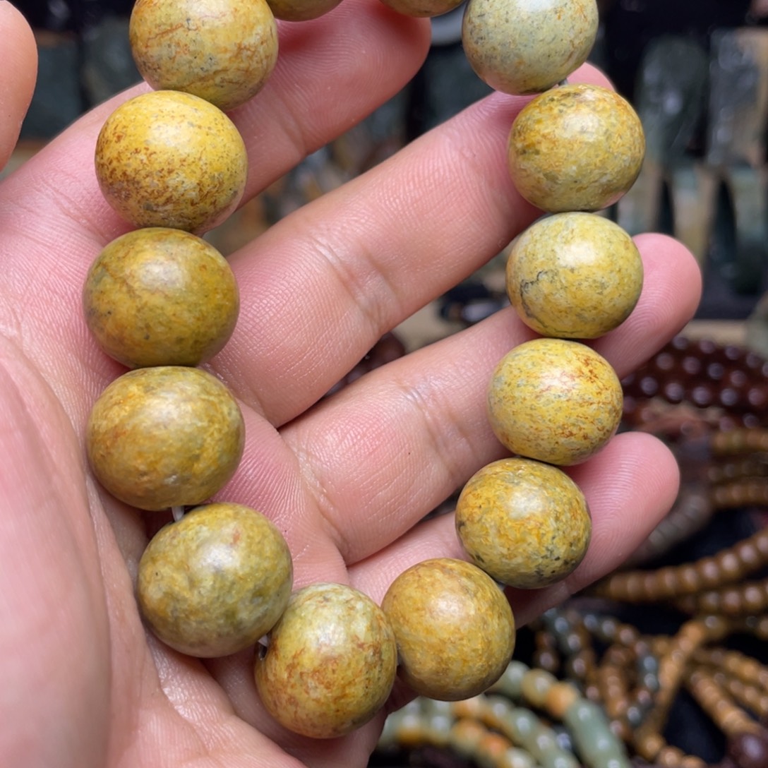 岫岩河磨玉（透闪石质玉）未镶嵌颈饰卡18