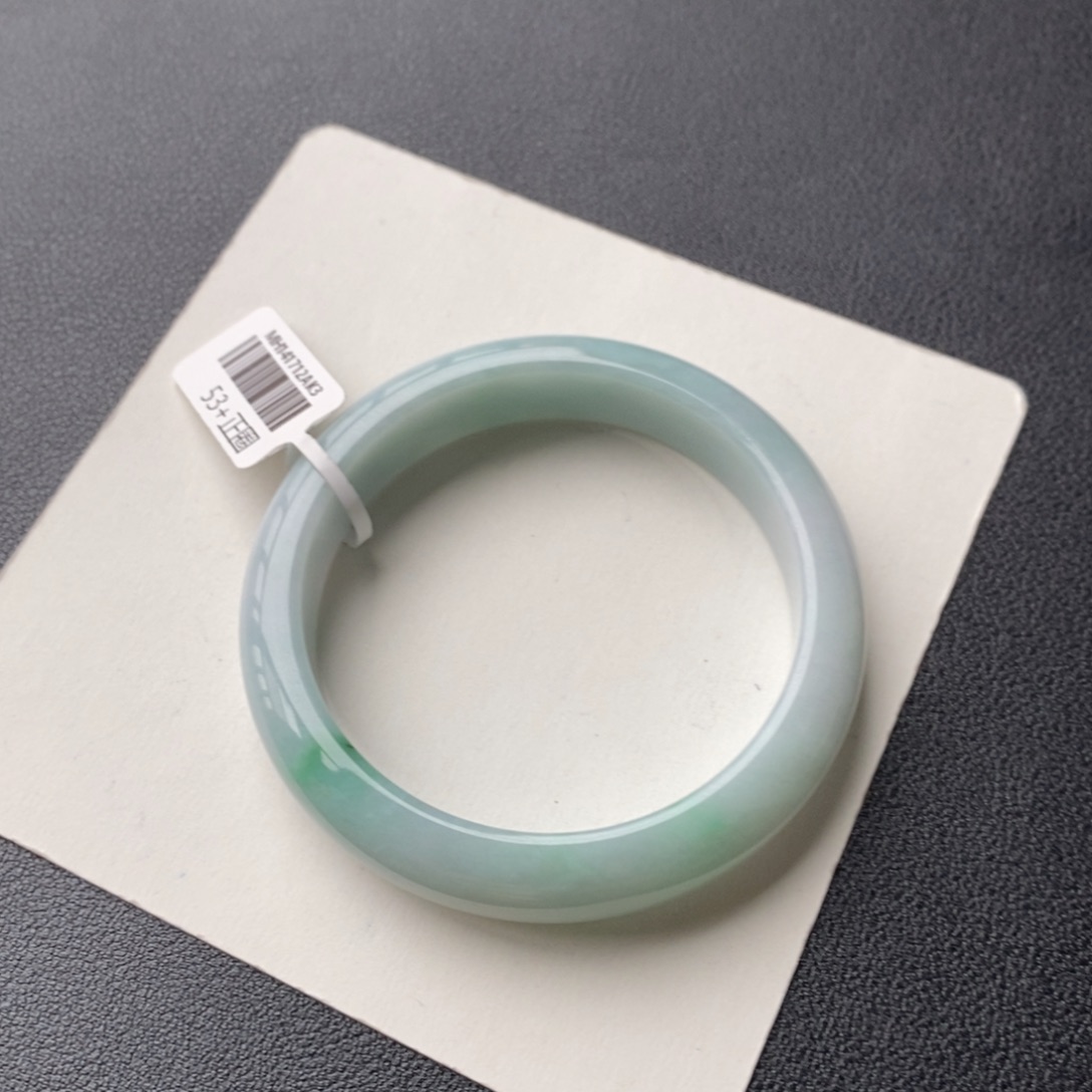 翡翠手镯未镶嵌辣绿