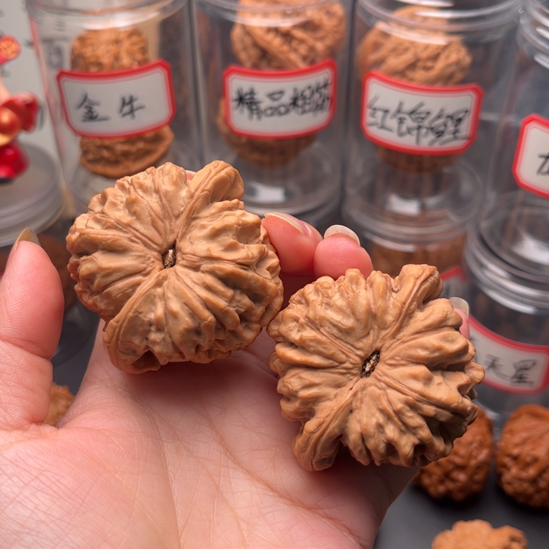 晓***阳把件文玩核桃52全品龙鼎