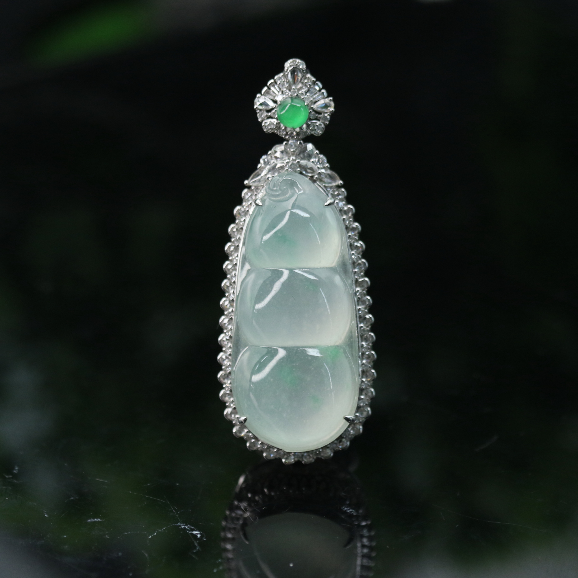 FC27天然缅甸翡翠A货18k豆子/400207/上海嘉禾拍卖