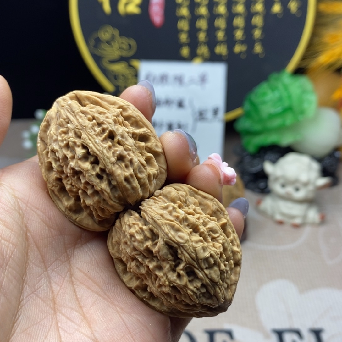 彩****吊坠文玩核桃南疆