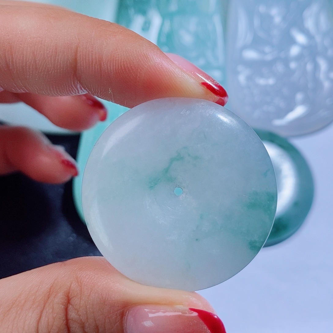 定制翡翠未镶嵌毛货不支持退换货，付款后确认抛光