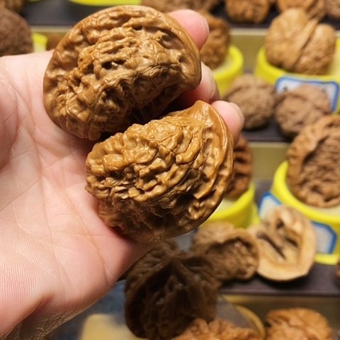 吊坠文玩核桃座山雕