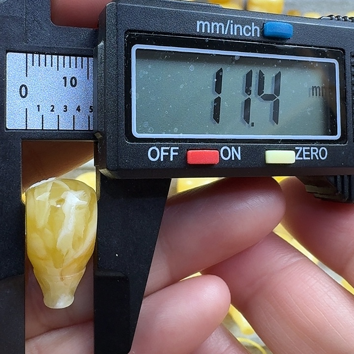 蜜蜡未镶嵌裸石23杂