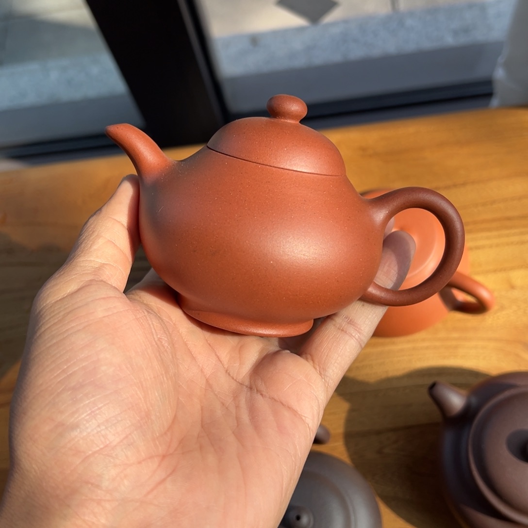 红泥茶壶老****）红泥乳鸥