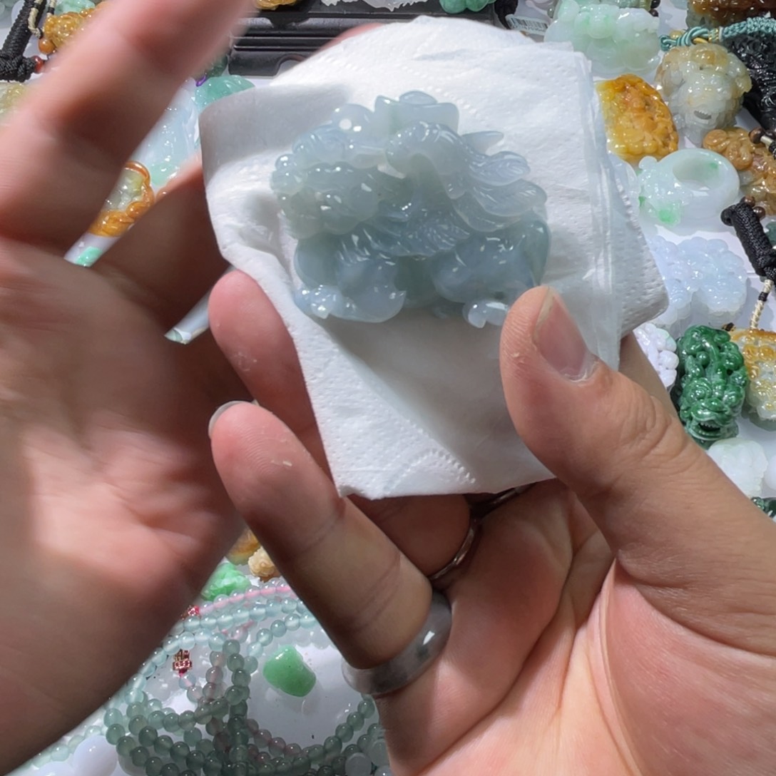 翡翠颈饰未镶嵌天然