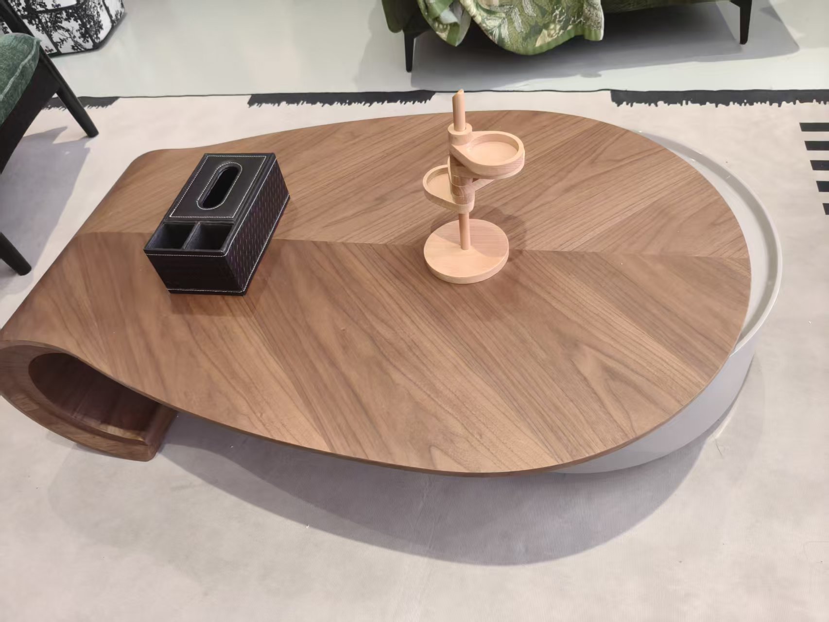 轻奢喷漆桌子意式茶几