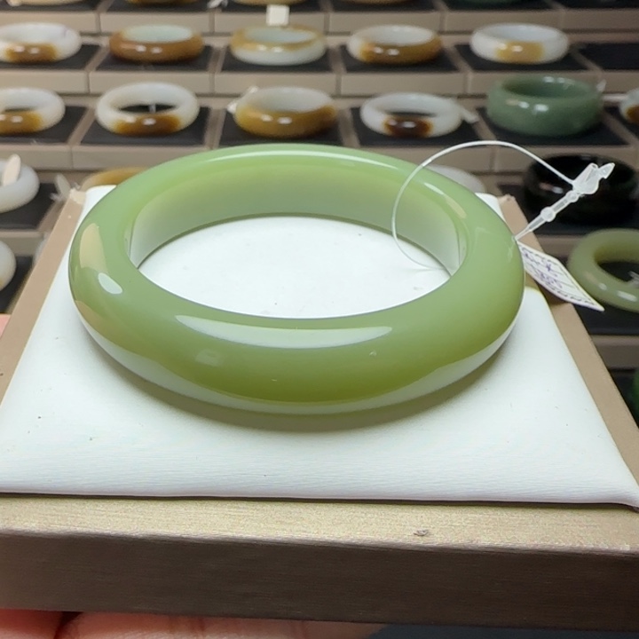 和田玉（黄玉）手镯未镶嵌