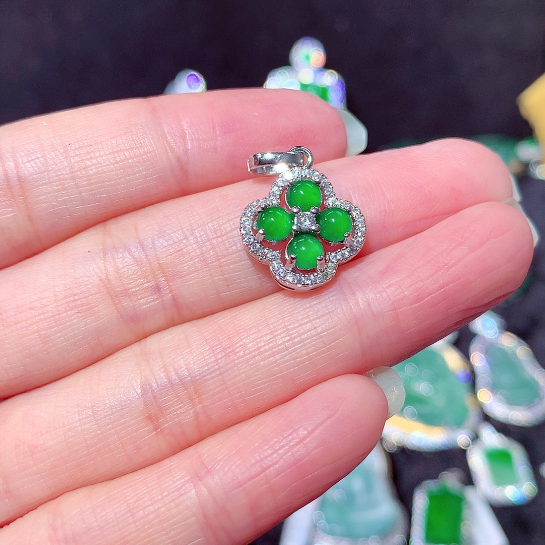 【闪购商品】翡翠吊坠(不含链)未镶嵌