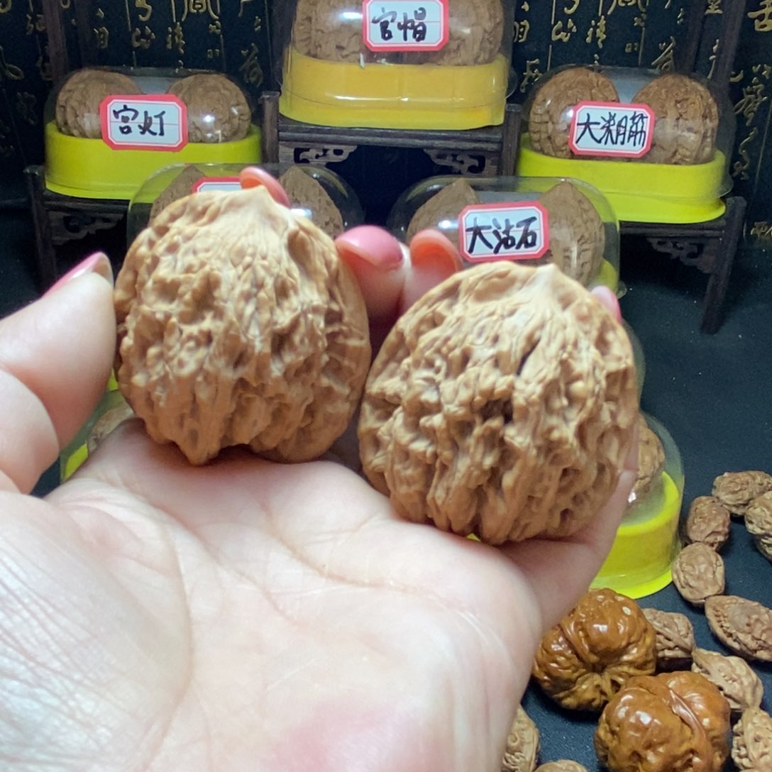 文玩核桃把件12号虎透41尺全品