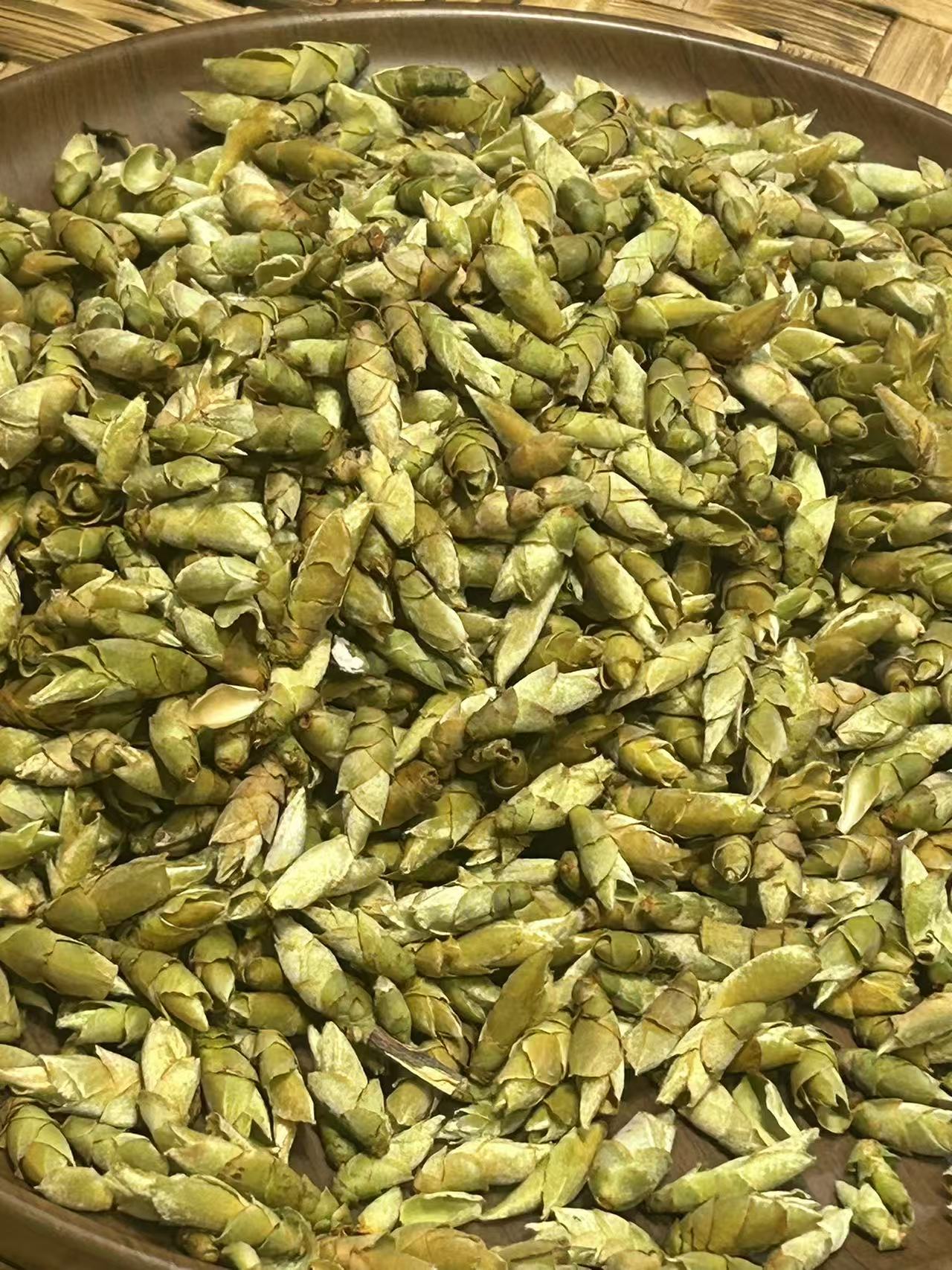 普洱茶   勐库大雪山 6月27日（73号）  白茶 散料