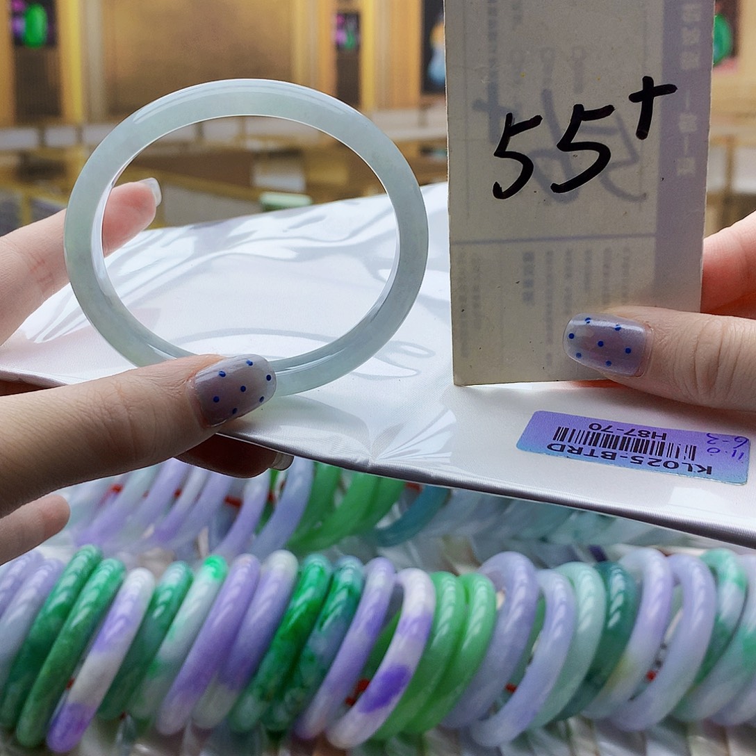 翡翠未镶嵌手镯jjj