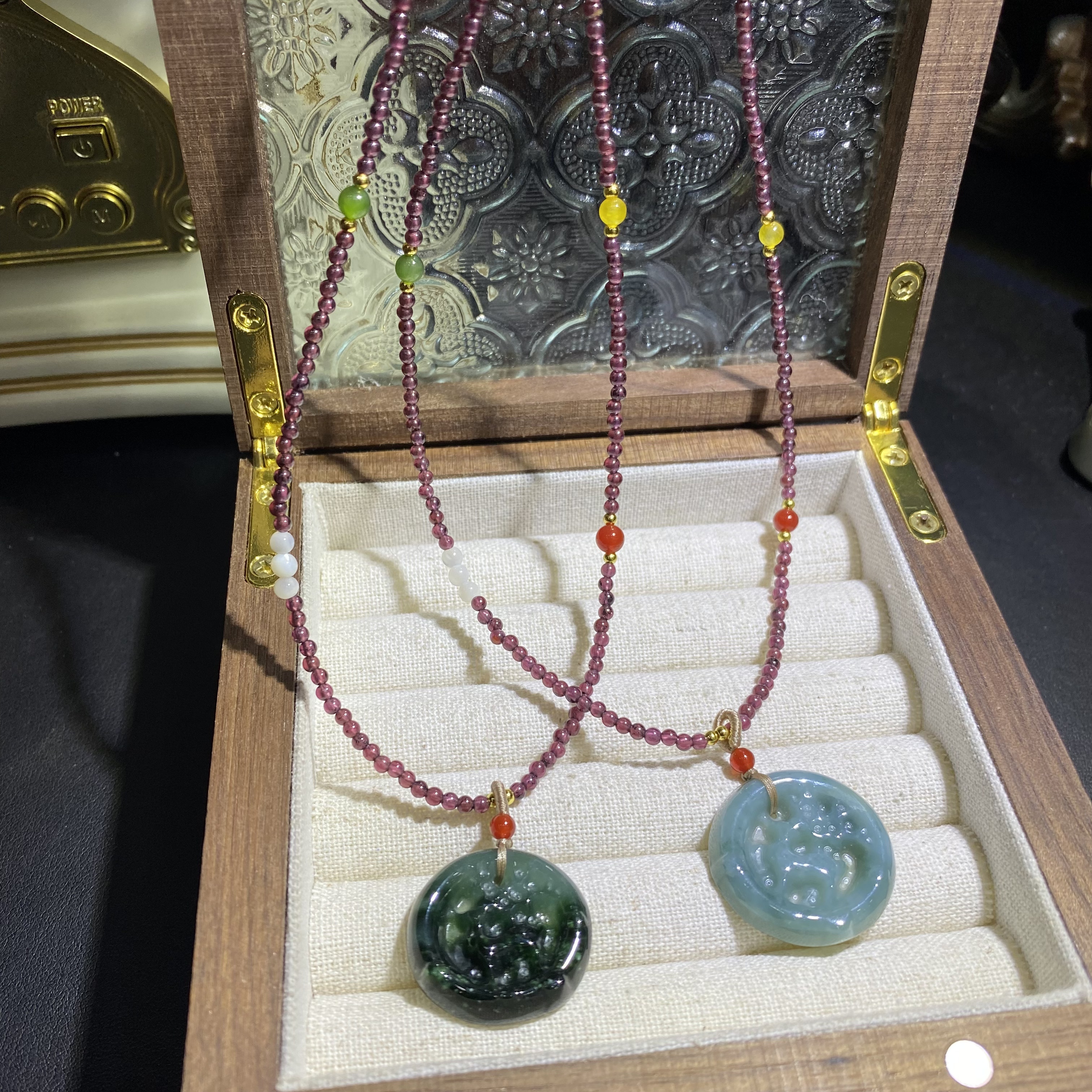 B660-天然紫牙乌石榴石搭配翡翠吊坠项链-多样性发其一