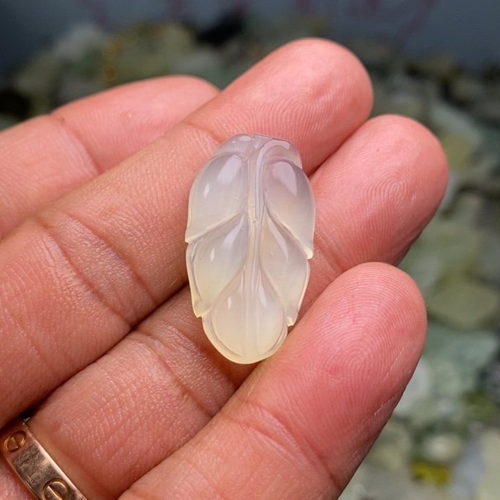 蛇纹石玉颈饰合金113