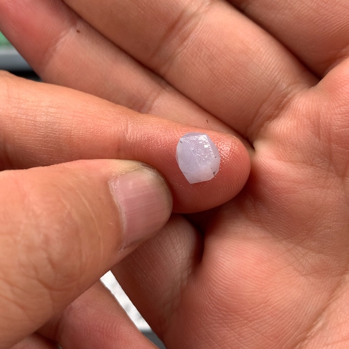 定制翡翠未镶嵌材料定制