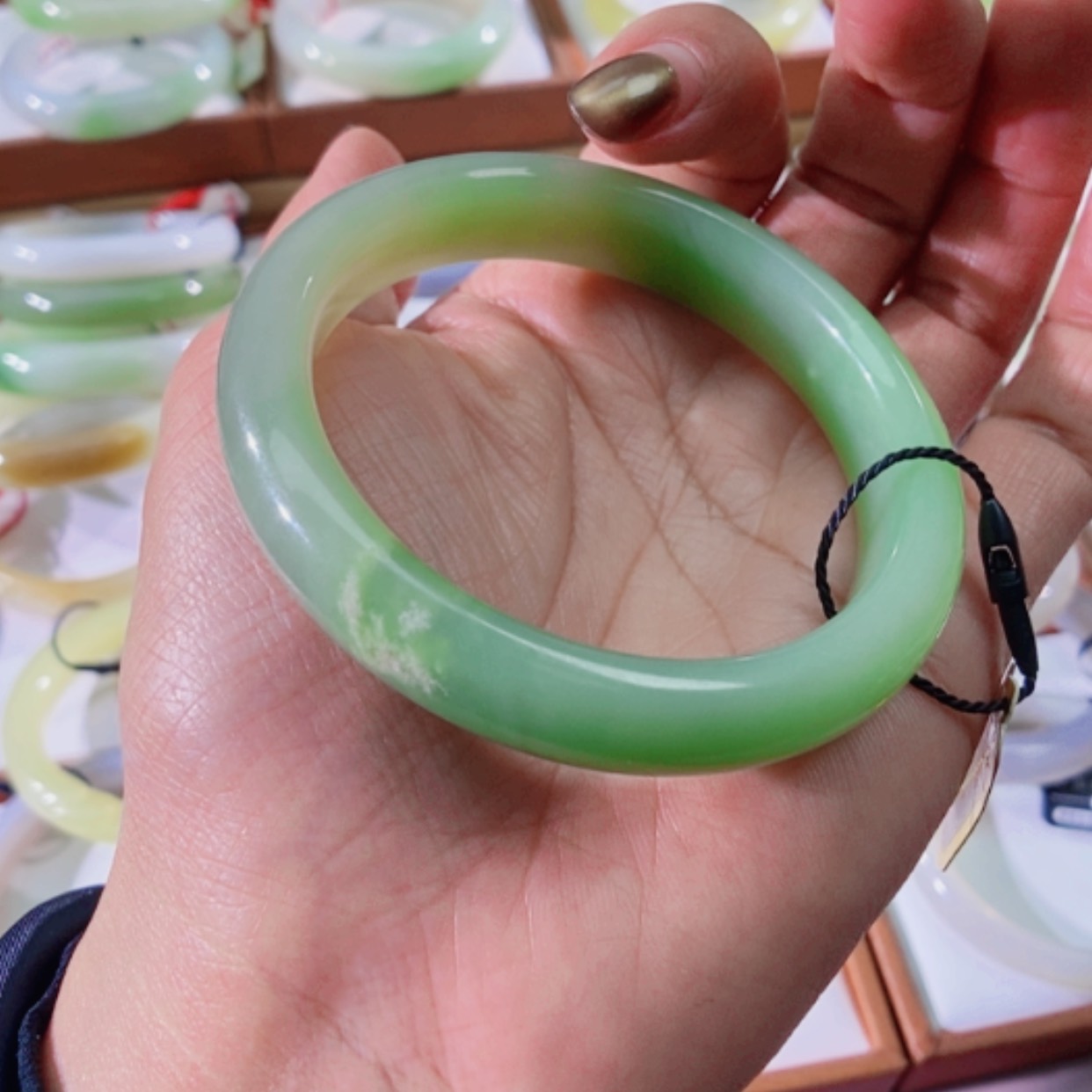 【闪购商品】未镶嵌手镯和田玉（翠青玉）沐*儿