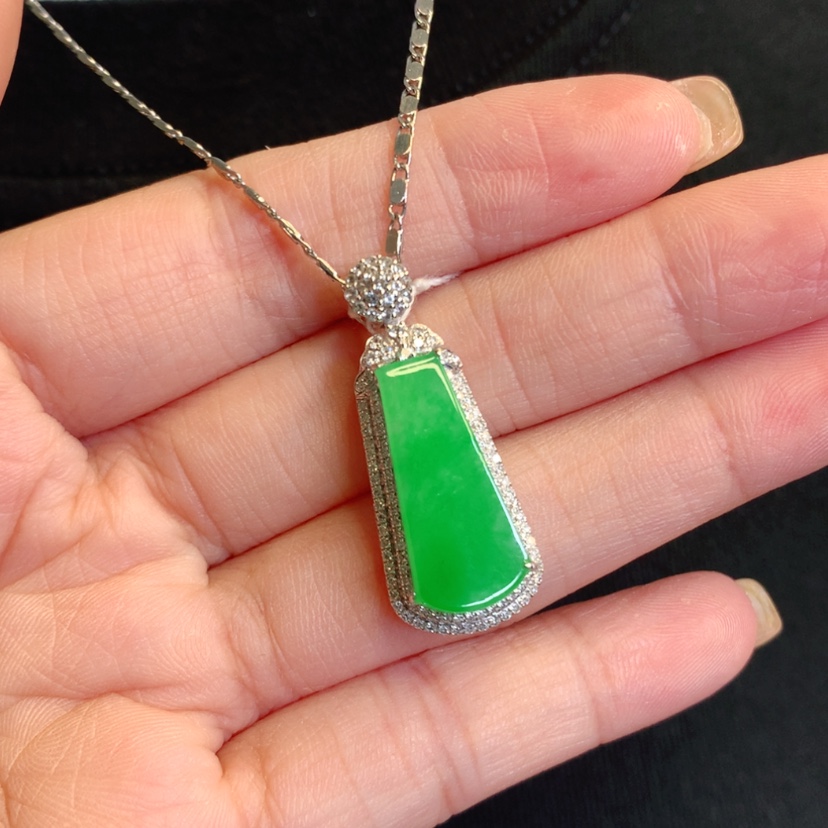 【闪购商品】翡翠18K金镶嵌吊坠(赠链)平安无事