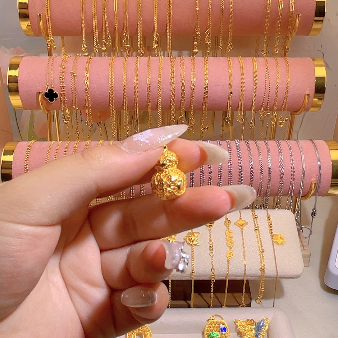 兜****桃镂空葫芦黄吊1个