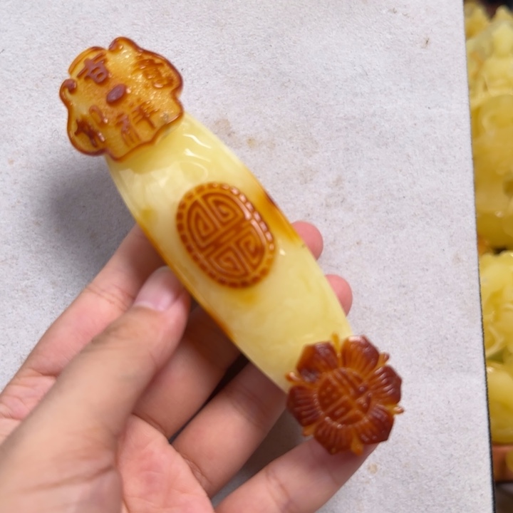 未镶嵌蜜蜡珠宝奇石