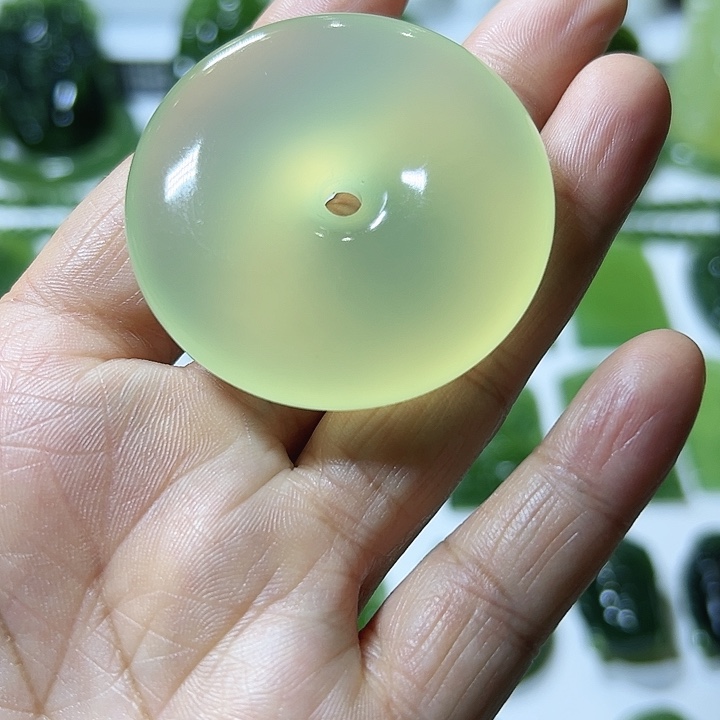 美***天蛇纹石玉合金颈饰