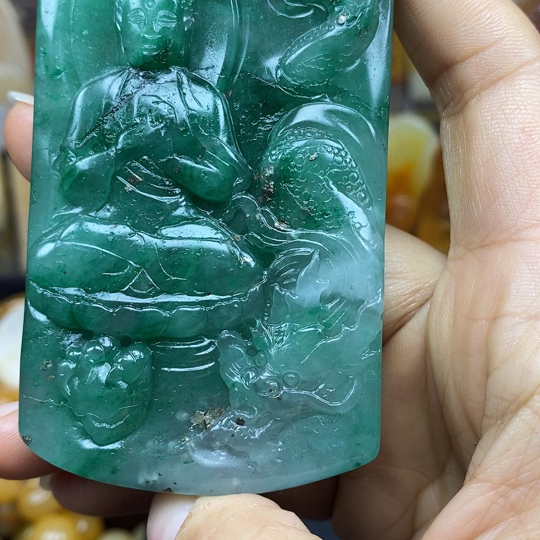 石英质玉（黄龙玉）颈饰未镶嵌