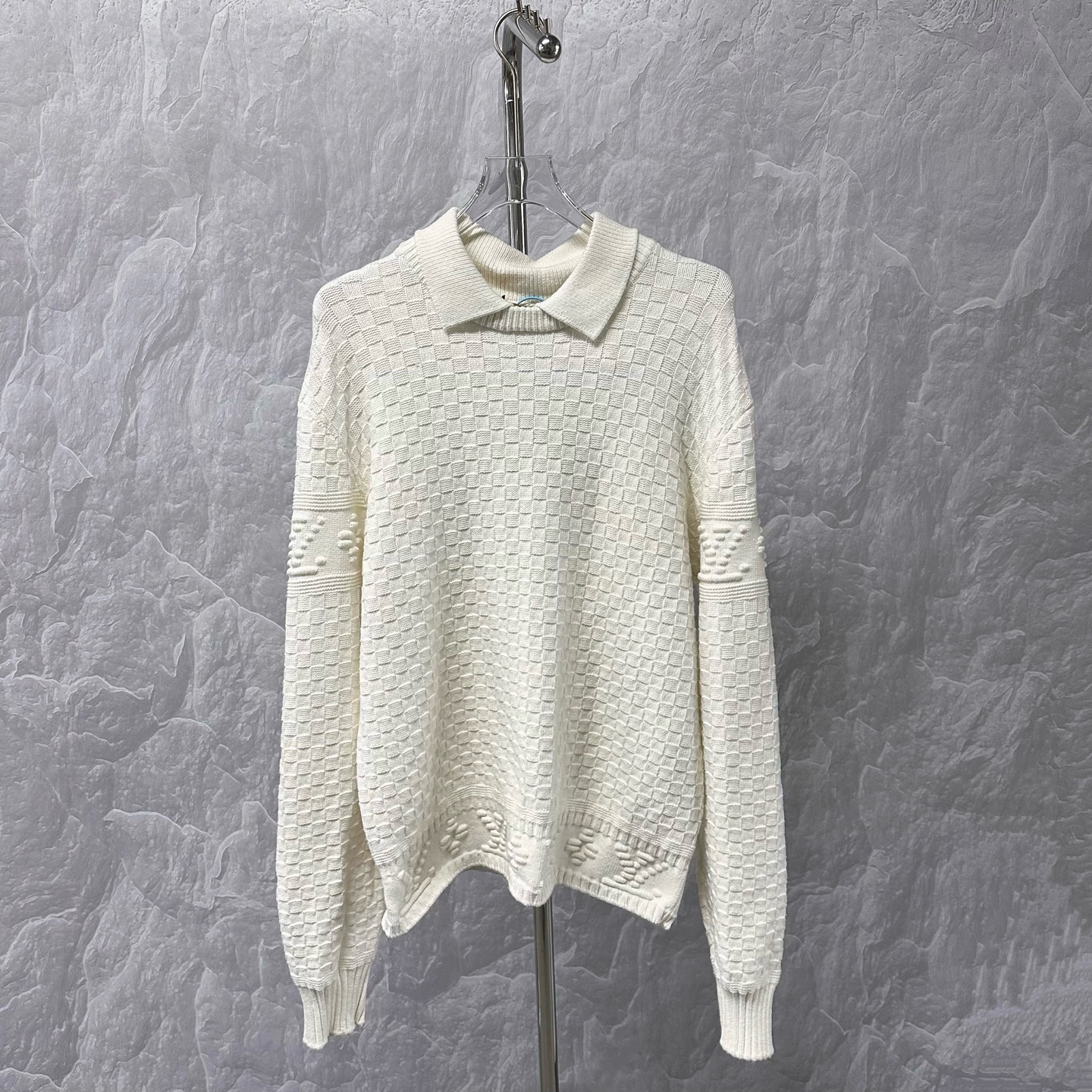 未使用 LouisVuitton/路易威登 纯色翻领宽松针织衫 L码 D14549
