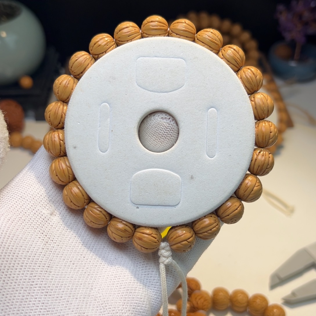 牛****桃核手串奶油核叶桃核手持