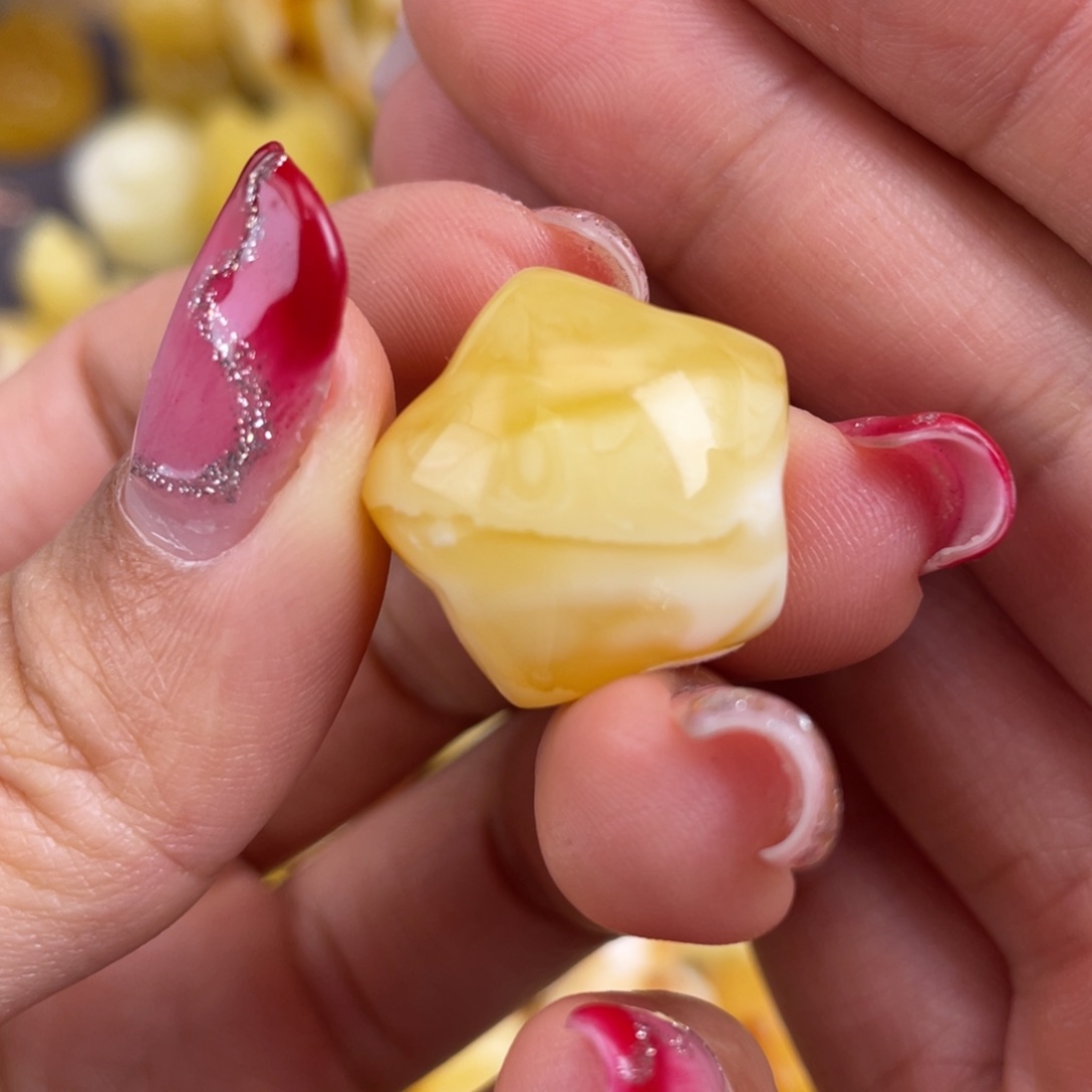 琥珀裸石未镶嵌蜜蜡