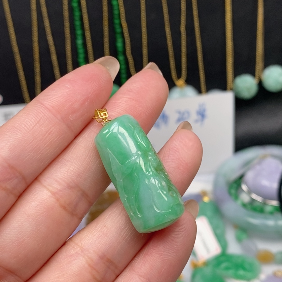 翡翠未镶嵌吊坠(不含链)