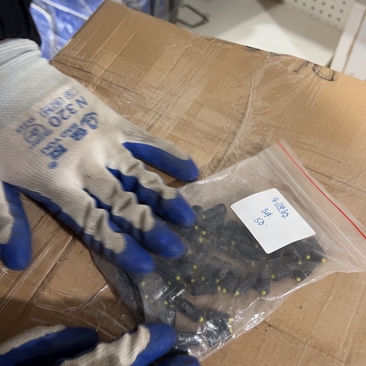 如图所示一兜铅皮111