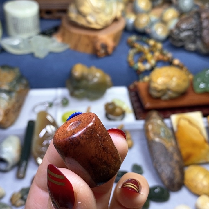 岫岩河磨玉（透闪石质玉）手工桶珠未镶嵌