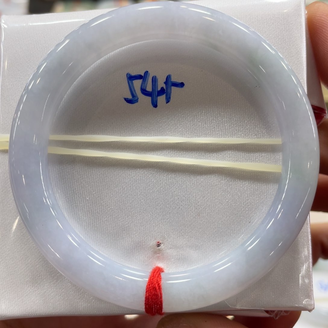 翡翠手镯未镶嵌翡翠手镯