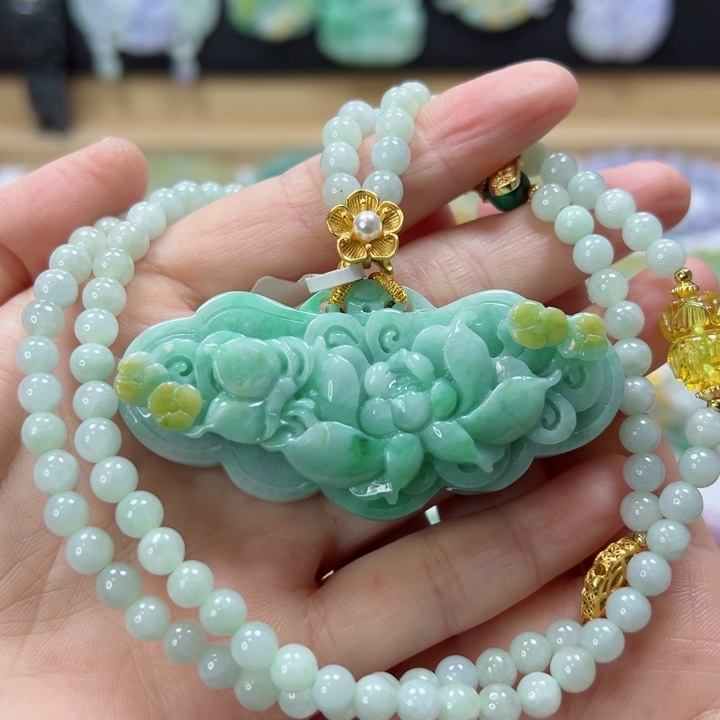 颈饰未镶嵌翡翠吊坠