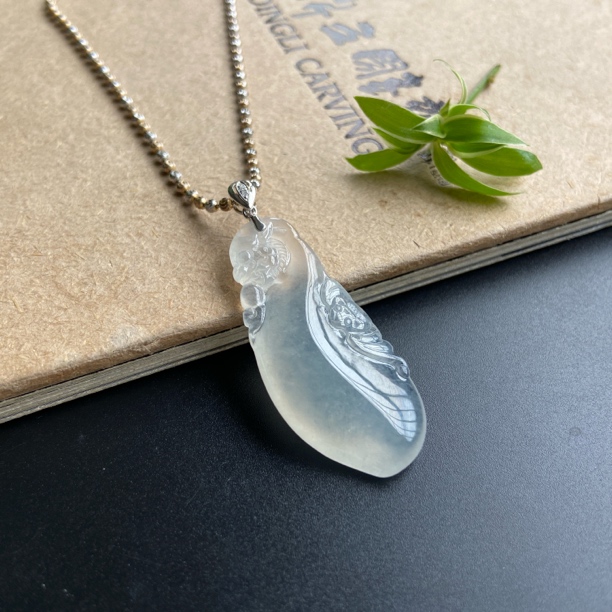 K金镶高冰螭龙守护，天然缅甸翡翠A货吊坠气质百搭