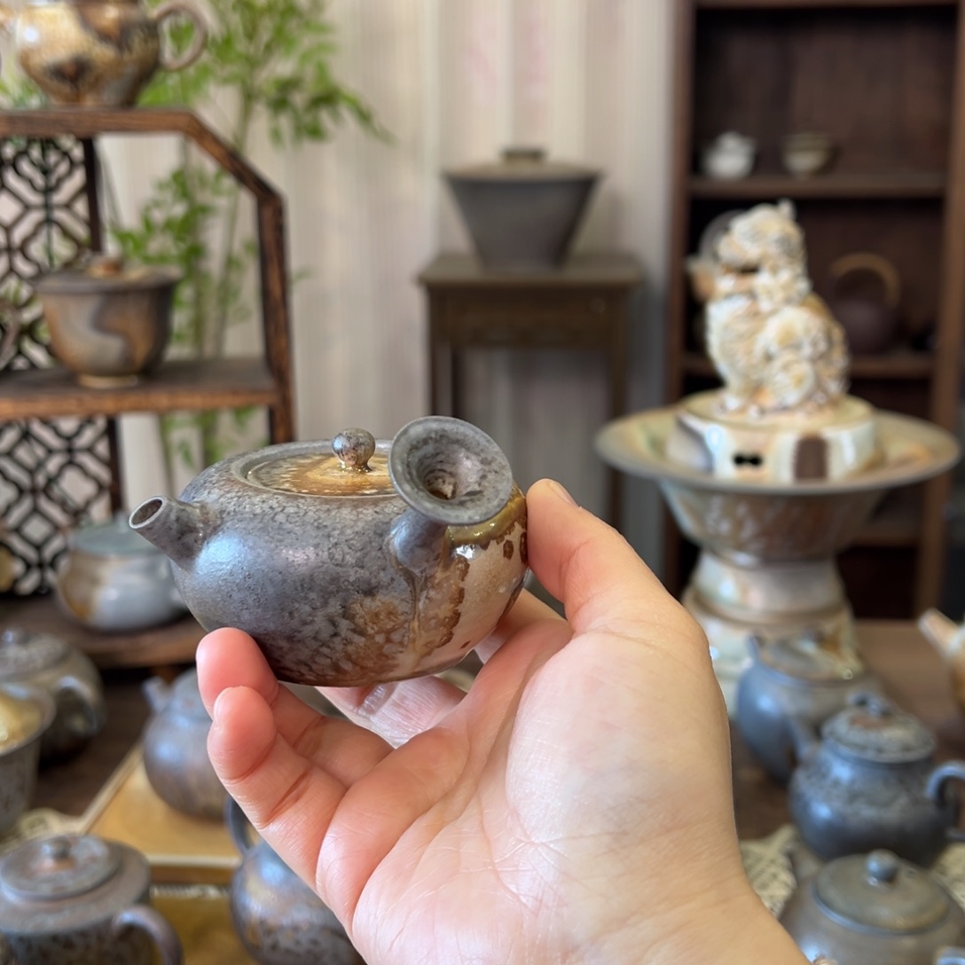 14中白精品侧把壶