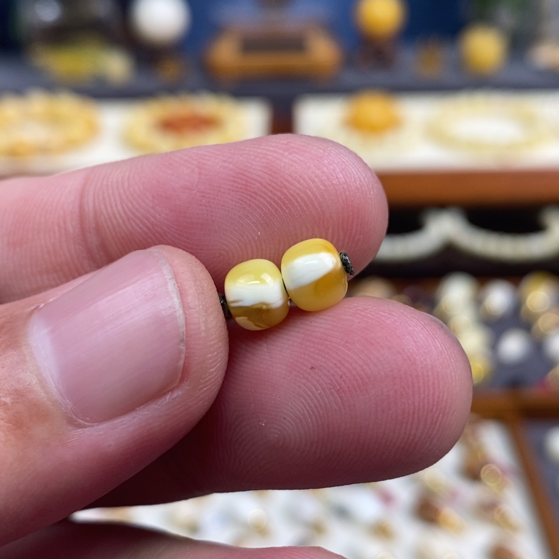 蜜蜡未镶嵌裸石配饰老型对珠尺寸6.4