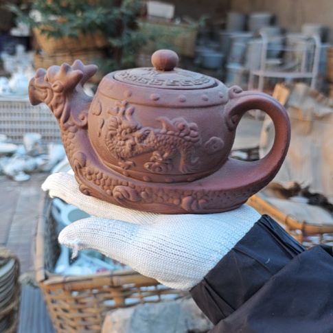 库存微瑕紫砂壶一个