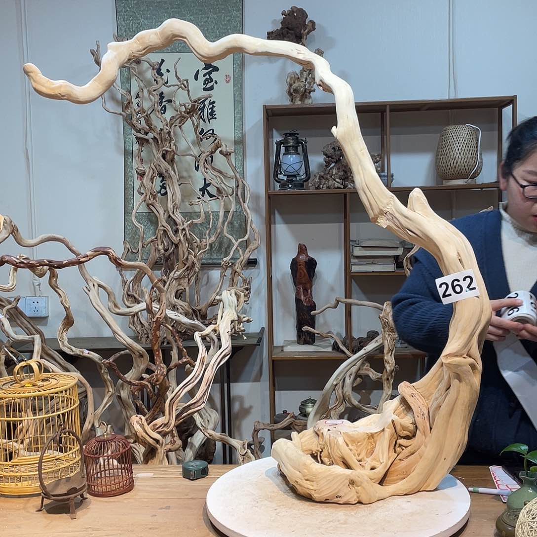 香杉木至*杜鹃根根艺摆件