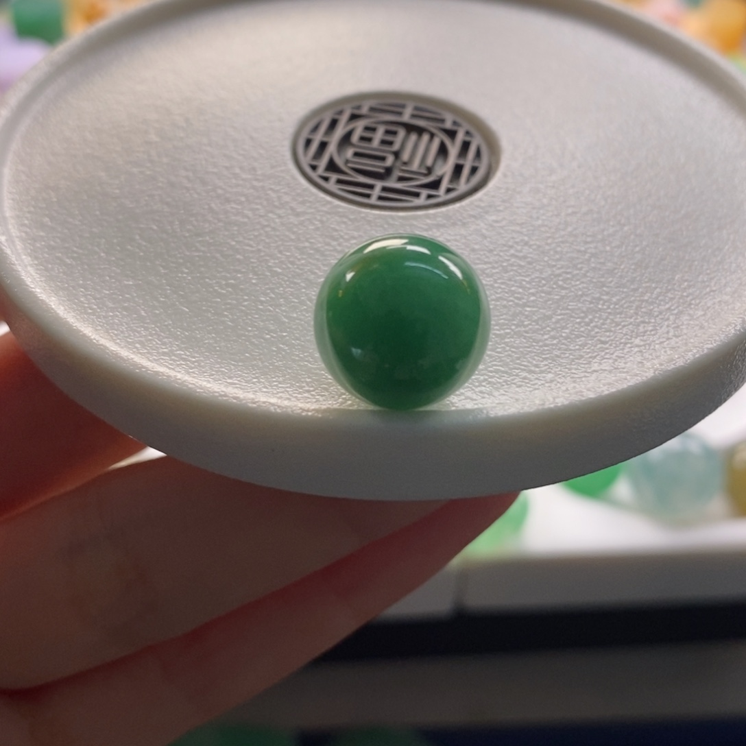 翡翠未镶嵌颈饰绿底圆珠卡13+