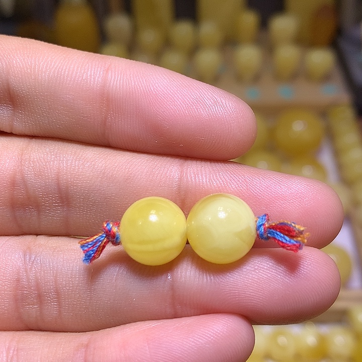 裸石蜜蜡未镶嵌天然俄料白花蜜蜡圆珠10.7左右