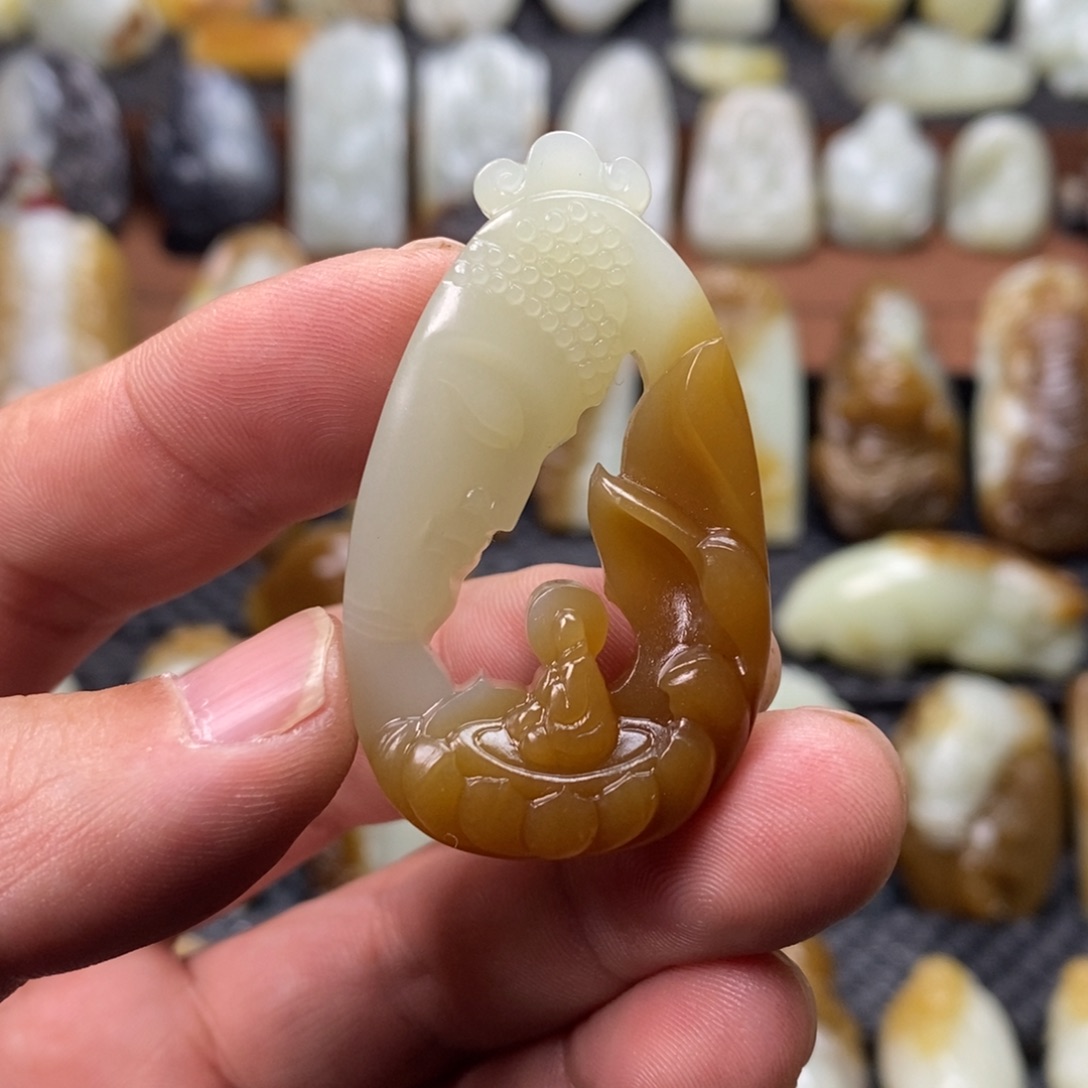 和田玉颈饰未镶嵌