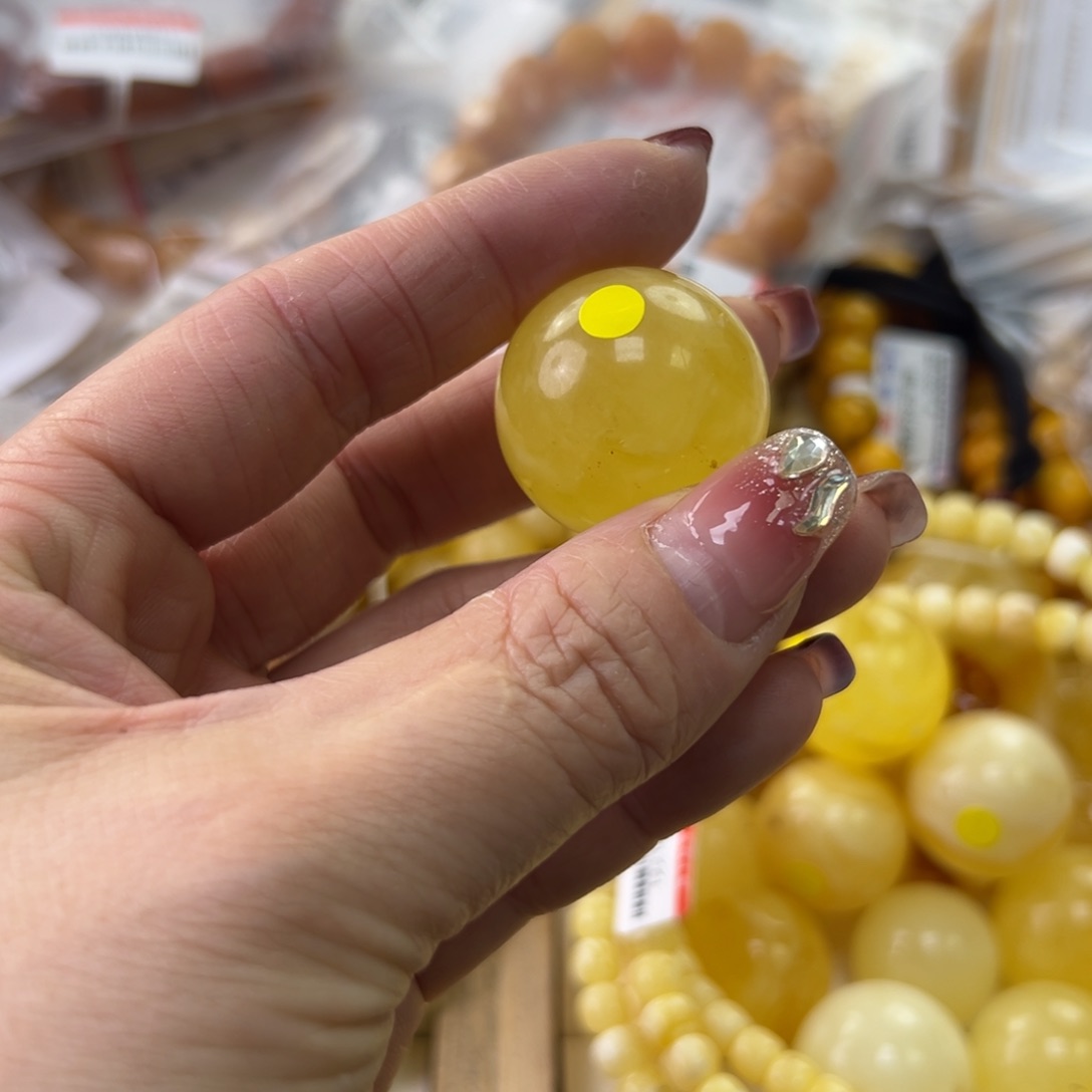 琥珀珠宝奇石未镶嵌