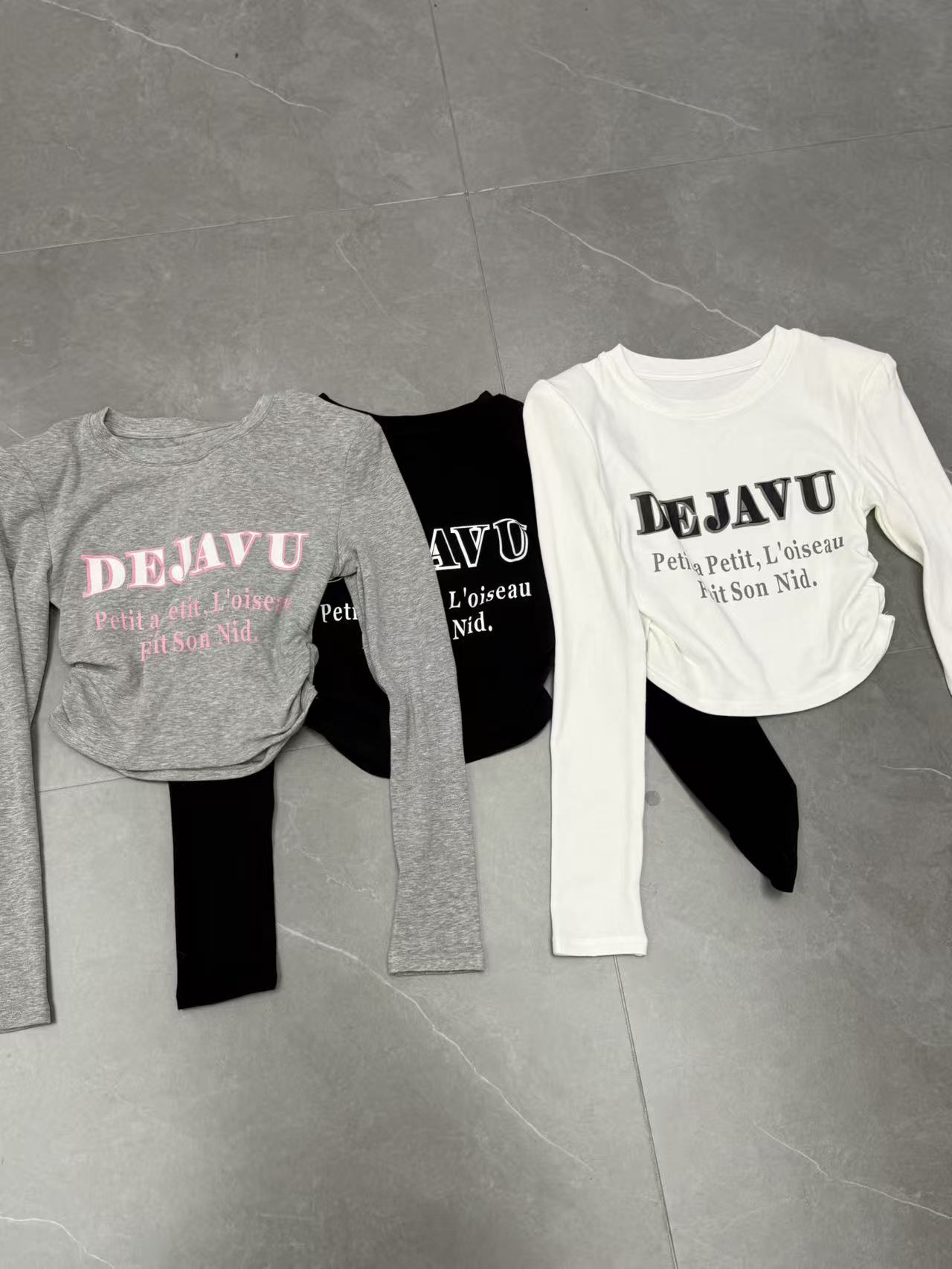 悠悠 泡菜百搭显瘦长袖圆领字母收腰褶皱磨毛垫肩T恤