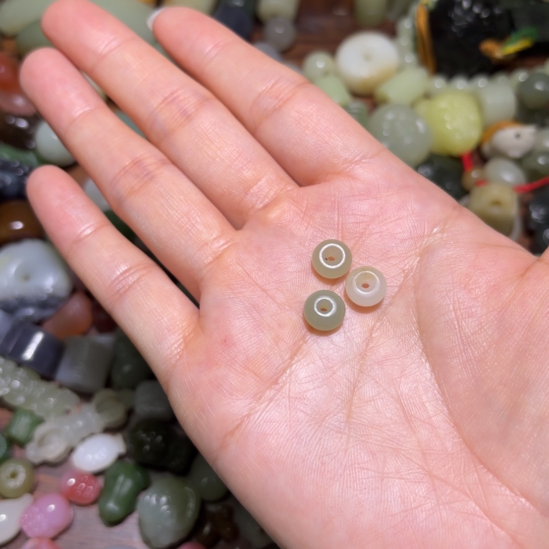 和田玉未镶嵌珠宝半成品当*姐